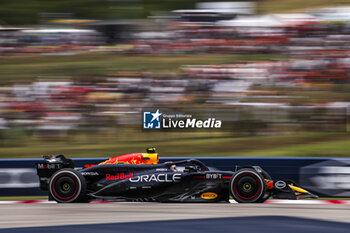 2024-07-20 - 11 PEREZ Sergio (mex), Red Bull Racing RB20, action during the Formula 1 Hungarian Grand Prix 2024, 13th round of the 2024 Formula One World Championship from July 19 to 21, 2024 on the Hungaroring, in Mogyorod, Hungary - F1 - HUNGARIAN GRAND PRIX 2024 - FORMULA 1 - MOTORS