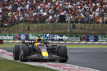 2024-07-20 - 01 VERSTAPPEN Max (nld), Red Bull Racing RB20, action during the Formula 1 Hungarian Grand Prix 2024, 13th round of the 2024 Formula One World Championship from July 19 to 21, 2024 on the Hungaroring, in Mogyorod, Hungary - F1 - HUNGARIAN GRAND PRIX 2024 - FORMULA 1 - MOTORS