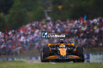 2024-07-20 - 04 NORRIS Lando (gbr), McLaren F1 Team MCL38, action during the Formula 1 Hungarian Grand Prix 2024, 13th round of the 2024 Formula One World Championship from July 19 to 21, 2024 on the Hungaroring, in Mogyorod, Hungary - F1 - HUNGARIAN GRAND PRIX 2024 - FORMULA 1 - MOTORS