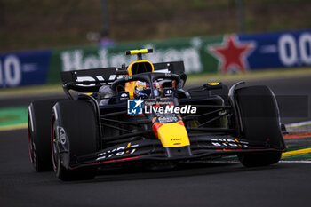 2024-07-20 - 11 PEREZ Sergio (mex), Red Bull Racing RB20, action during the Formula 1 Hungarian Grand Prix 2024, 13th round of the 2024 Formula One World Championship from July 19 to 21, 2024 on the Hungaroring, in Mogyorod, Hungary - F1 - HUNGARIAN GRAND PRIX 2024 - FORMULA 1 - MOTORS