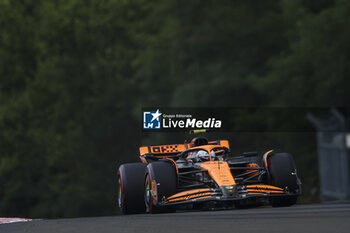 2024-07-20 - 04 NORRIS Lando (gbr), McLaren F1 Team MCL38, action during the Formula 1 Hungarian Grand Prix 2024, 13th round of the 2024 Formula One World Championship from July 19 to 21, 2024 on the Hungaroring, in Mogyorod, Hungary - F1 - HUNGARIAN GRAND PRIX 2024 - FORMULA 1 - MOTORS