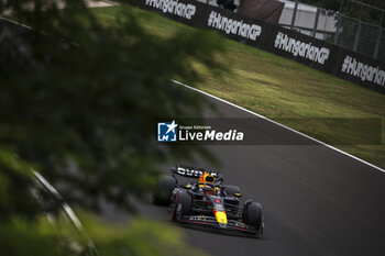 2024-07-20 - 01 VERSTAPPEN Max (nld), Red Bull Racing RB20, action during the Formula 1 Hungarian Grand Prix 2024, 13th round of the 2024 Formula One World Championship from July 19 to 21, 2024 on the Hungaroring, in Mogyorod, Hungary - F1 - HUNGARIAN GRAND PRIX 2024 - FORMULA 1 - MOTORS