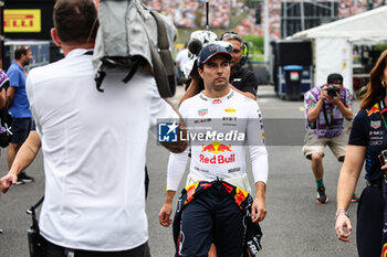 2024-07-20 - PEREZ Sergio (mex), Red Bull Racing RB20, portrait during the Formula 1 Hungarian Grand Prix 2024, 13th round of the 2024 Formula One World Championship from July 19 to 21, 2024 on the Hungaroring, in Mogyorod, Hungary - F1 - HUNGARIAN GRAND PRIX 2024 - FORMULA 1 - MOTORS