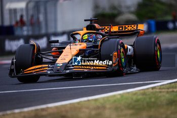 2024-07-20 - 81 PIASTRI Oscar (aus), McLaren F1 Team MCL38, action during the Formula 1 Hungarian Grand Prix 2024, 13th round of the 2024 Formula One World Championship from July 19 to 21, 2024 on the Hungaroring, in Mogyorod, Hungary - F1 - HUNGARIAN GRAND PRIX 2024 - FORMULA 1 - MOTORS