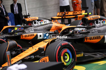 2024-07-20 - 04 NORRIS Lando (gbr), McLaren F1 Team MCL38, action and 81 PIASTRI Oscar (aus), McLaren F1 Team MCL38, action during the Formula 1 Hungarian Grand Prix 2024, 13th round of the 2024 Formula One World Championship from July 19 to 21, 2024 on the Hungaroring, in Mogyorod, Hungary - F1 - HUNGARIAN GRAND PRIX 2024 - FORMULA 1 - MOTORS