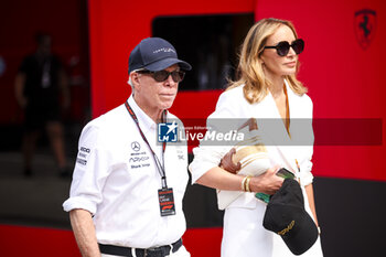 2024-07-20 - HILFIGER Tommy and OCLEPPO Dee during the Formula 1 Hungarian Grand Prix 2024, 13th round of the 2024 Formula One World Championship from July 19 to 21, 2024 on the Hungaroring, in Mogyorod, Hungary - F1 - HUNGARIAN GRAND PRIX 2024 - FORMULA 1 - MOTORS