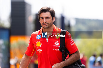 2024-07-25 - SAINZ Carlos (spa), Scuderia Ferrari SF-24, portrait during the Formula 1 Rolex Belgian Grand Prix 2024, 14th round of the 2024 Formula One World Championship from July 26 to 28, 2024 on the Circuit de Spa-Francorchamps, in Stavelot, Belgium - F1 - BELGIAN GRAND PRIX 2024 - FORMULA 1 - MOTORS