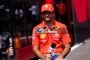 2024-07-25 - SAINZ Carlos (spa), Scuderia Ferrari SF-24, portraitduring the Formula 1 Rolex Belgian Grand Prix 2024, 14th round of the 2024 Formula One World Championship from July 26 to 28, 2024 on the Circuit de Spa-Francorchamps, in Stavelot, Belgium - F1 - BELGIAN GRAND PRIX 2024 - FORMULA 1 - MOTORS