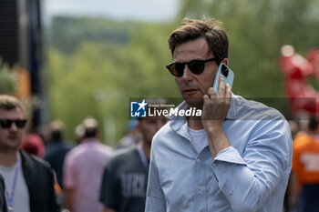 2024-07-25 - Toto Wolff - OUTFITS PILOT - FORMULA 1 - FORMULA 1 - MOTORS