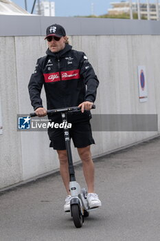 2024-07-25 - N°77 Valtteri Bottas FIN Alfa Romeo F1 Team Stake - OUTFITS PILOT - FORMULA 1 - FORMULA 1 - MOTORS