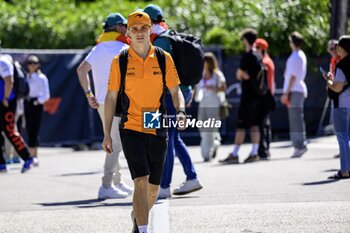 2024-07-25 - Formula 1 Gran Premio dell'Emilia-Romagna 2024 RACE 19 maggio Oscar Piastri - OUTFITS PILOT - FORMULA 1 - FORMULA 1 - MOTORS