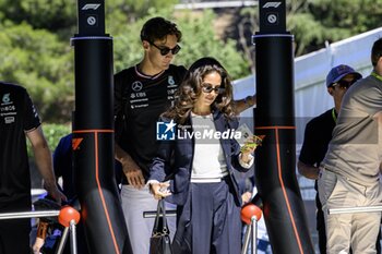 2024-07-25 - FORMULA 1 ARAMCO GRAN PREMIO DE ESPANA 2024 21-23 June George Russell e Carmen Montero Mundt - OUTFITS PILOT - FORMULA 1 - FORMULA 1 - MOTORS