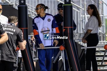 2024-07-25 - Lewis Hamilton - OUTFITS PILOT - FORMULA 1 - FORMULA 1 - MOTORS