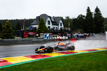 2024-07-27 - 01 VERSTAPPEN Max (nld), Red Bull Racing RB20, action during the Formula 1 Rolex Belgian Grand Prix 2024, 14th round of the 2024 Formula One World Championship from July 26 to 28, 2024 on the Circuit de Spa-Francorchamps, in Stavelot, Belgium - F1 - BELGIAN GRAND PRIX 2024 - FORMULA 1 - MOTORS