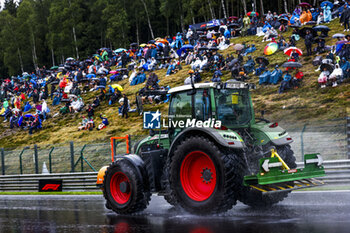 2024-07-27 - tractor, illustration, rain, pluie, during the Formula 1 Rolex Belgian Grand Prix 2024, 14th round of the 2024 Formula One World Championship from July 26 to 28, 2024 on the Circuit de Spa-Francorchamps, in Stavelot, Belgium - F1 - BELGIAN GRAND PRIX 2024 - FORMULA 1 - MOTORS