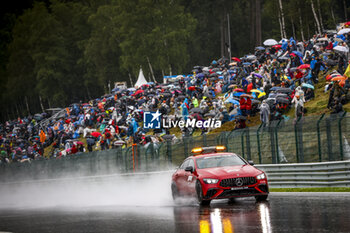 2024-07-27 - FIA Aston Martin DBX707 Medical Car, rain, pluie, during the Formula 1 Rolex Belgian Grand Prix 2024, 14th round of the 2024 Formula One World Championship from July 26 to 28, 2024 on the Circuit de Spa-Francorchamps, in Stavelot, Belgium - F1 - BELGIAN GRAND PRIX 2024 - FORMULA 1 - MOTORS