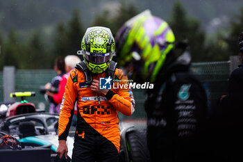 2024-07-27 - NORRIS Lando (gbr), McLaren F1 Team MCL38, HAMILTON Lewis (gbr), Mercedes AMG F1 Team W15, portrait during the Formula 1 Rolex Belgian Grand Prix 2024, 14th round of the 2024 Formula One World Championship from July 26 to 28, 2024 on the Circuit de Spa-Francorchamps, in Stavelot, Belgium - F1 - BELGIAN GRAND PRIX 2024 - FORMULA 1 - MOTORS