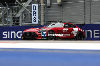 2024-09-19 - Mercedes AMG Safety Car during the Formula 1 Singapore Grand Prix 2024, 18th round of the 2024 Formula One World Championship from September 20 to 22, 2024 on the Marina Bay Circuit, in Singapore, Singapore - F1 - SINGAPORE GRAND PRIX 2024 - FORMULA 1 - MOTORS