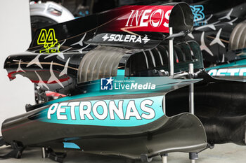 2024-09-19 - Mercedes AMG F1 Team W15, mechanical detail sidepods Petronas special livery 50 Years during the Formula 1 Singapore Grand Prix 2024, 18th round of the 2024 Formula One World Championship from September 20 to 22, 2024 on the Marina Bay Circuit, in Singapore, Singapore - F1 - SINGAPORE GRAND PRIX 2024 - FORMULA 1 - MOTORS