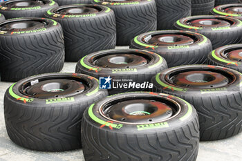 2024-09-19 - Pirelli rain, pluie, wet tyres, pneus, tyre, pneu, during the Formula 1 Singapore Grand Prix 2024, 18th round of the 2024 Formula One World Championship from September 20 to 22, 2024 on the Marina Bay Circuit, in Singapore, Singapore - F1 - SINGAPORE GRAND PRIX 2024 - FORMULA 1 - MOTORS