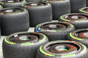 2024-09-19 - Pirelli rain, pluie, wet tyres, pneus, tyre, pneu, during the Formula 1 Singapore Grand Prix 2024, 18th round of the 2024 Formula One World Championship from September 20 to 22, 2024 on the Marina Bay Circuit, in Singapore, Singapore - F1 - SINGAPORE GRAND PRIX 2024 - FORMULA 1 - MOTORS