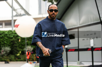 2024-09-19 - HAMILTON Lewis (gbr), Mercedes AMG F1 Team W15, portrait during the Formula 1 Singapore Grand Prix 2024, 18th round of the 2024 Formula One World Championship from September 20 to 22, 2024 on the Marina Bay Circuit, in Singapore, Singapore - F1 - SINGAPORE GRAND PRIX 2024 - FORMULA 1 - MOTORS