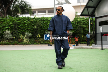 2024-09-19 - HAMILTON Lewis (gbr), Mercedes AMG F1 Team W15, portrait during the Formula 1 Singapore Grand Prix 2024, 18th round of the 2024 Formula One World Championship from September 20 to 22, 2024 on the Marina Bay Circuit, in Singapore, Singapore - F1 - SINGAPORE GRAND PRIX 2024 - FORMULA 1 - MOTORS