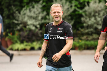 2024-09-19 - MAGNUSSEN Kevin (den), Haas F1 Team VF-24 Ferrari, portrait during the Formula 1 Singapore Grand Prix 2024, 18th round of the 2024 Formula One World Championship from September 20 to 22, 2024 on the Marina Bay Circuit, in Singapore, Singapore - F1 - SINGAPORE GRAND PRIX 2024 - FORMULA 1 - MOTORS