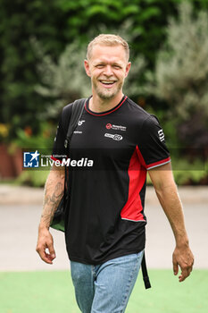 2024-09-19 - MAGNUSSEN Kevin (den), Haas F1 Team VF-24 Ferrari, portrait during the Formula 1 Singapore Grand Prix 2024, 18th round of the 2024 Formula One World Championship from September 20 to 22, 2024 on the Marina Bay Circuit, in Singapore, Singapore - F1 - SINGAPORE GRAND PRIX 2024 - FORMULA 1 - MOTORS