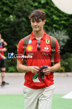 2024-09-19 - BEARMAN Oliver, Ferrari Driver Academy, portrait during the Formula 1 Singapore Grand Prix 2024, 18th round of the 2024 Formula One World Championship from September 20 to 22, 2024 on the Marina Bay Circuit, in Singapore, Singapore - F1 - SINGAPORE GRAND PRIX 2024 - FORMULA 1 - MOTORS