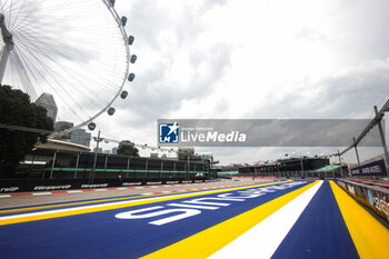 2024-09-19 - Singapore track, piste, atmosphere during the Formula 1 Singapore Grand Prix 2024, 18th round of the 2024 Formula One World Championship from September 20 to 22, 2024 on the Marina Bay Circuit, in Singapore, Singapore - F1 - SINGAPORE GRAND PRIX 2024 - FORMULA 1 - MOTORS