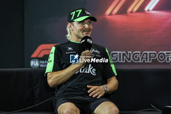 2024-09-19 - BOTTAS Valtteri (fin), Stake F1 Team Kick Sauber C44, portrait press conference during the Formula 1 Singapore Grand Prix 2024, 18th round of the 2024 Formula One World Championship from September 20 to 22, 2024 on the Marina Bay Circuit, in Singapore, Singapore - F1 - SINGAPORE GRAND PRIX 2024 - FORMULA 1 - MOTORS