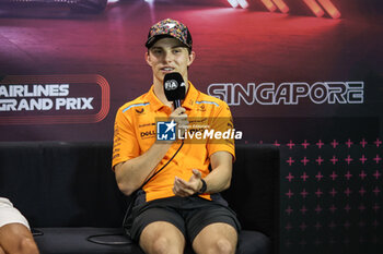 2024-09-19 - PIASTRI Oscar (aus), McLaren F1 Team MCL38, portrait press conference during the Formula 1 Singapore Grand Prix 2024, 18th round of the 2024 Formula One World Championship from September 20 to 22, 2024 on the Marina Bay Circuit, in Singapore, Singapore - F1 - SINGAPORE GRAND PRIX 2024 - FORMULA 1 - MOTORS