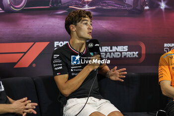 2024-09-19 - RUSSELL George (gbr), Mercedes AMG F1 Team W15, portrait press conference during the Formula 1 Singapore Grand Prix 2024, 18th round of the 2024 Formula One World Championship from September 20 to 22, 2024 on the Marina Bay Circuit, in Singapore, Singapore - F1 - SINGAPORE GRAND PRIX 2024 - FORMULA 1 - MOTORS