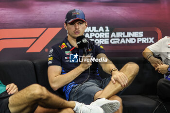 2024-09-19 - VERSTAPPEN Max (ned), Red Bull Racing RB20, portrait press conference during the Formula 1 Singapore Grand Prix 2024, 18th round of the 2024 Formula One World Championship from September 20 to 22, 2024 on the Marina Bay Circuit, in Singapore, Singapore - F1 - SINGAPORE GRAND PRIX 2024 - FORMULA 1 - MOTORS