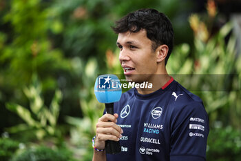 2024-09-19 - ALBON Alexander (tha), Williams Racing FW46, portrait during the Formula 1 Singapore Grand Prix 2024, 18th round of the 2024 Formula One World Championship from September 20 to 22, 2024 on the Marina Bay Circuit, in Singapore, Singapore - F1 - SINGAPORE GRAND PRIX 2024 - FORMULA 1 - MOTORS