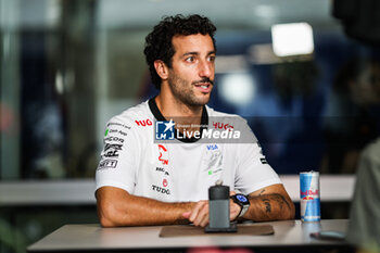 2024-09-19 - RICCIARDO Daniel (aus), Visa Cash App RB F1 Team VCARB 01, portrait during the Formula 1 Singapore Grand Prix 2024, 18th round of the 2024 Formula One World Championship from September 20 to 22, 2024 on the Marina Bay Circuit, in Singapore, Singapore - F1 - SINGAPORE GRAND PRIX 2024 - FORMULA 1 - MOTORS