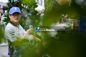 2024-09-19 - TSUNODA Yuki (jap), Visa Cash App RB F1 Team VCARB 01, portrait during the Formula 1 Singapore Grand Prix 2024, 18th round of the 2024 Formula One World Championship from September 20 to 22, 2024 on the Marina Bay Circuit, in Singapore, Singapore - F1 - SINGAPORE GRAND PRIX 2024 - FORMULA 1 - MOTORS