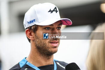 2024-09-19 - GASLY Pierre (fra), Alpine F1 Team A524, portrait during the Formula 1 Singapore Grand Prix 2024, 18th round of the 2024 Formula One World Championship from September 20 to 22, 2024 on the Marina Bay Circuit, in Singapore, Singapore - F1 - SINGAPORE GRAND PRIX 2024 - FORMULA 1 - MOTORS