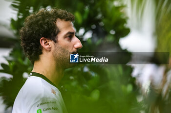 2024-09-19 - RICCIARDO Daniel (aus), Visa Cash App RB F1 Team VCARB 01, portrait during the Formula 1 Singapore Grand Prix 2024, 18th round of the 2024 Formula One World Championship from September 20 to 22, 2024 on the Marina Bay Circuit, in Singapore, Singapore - F1 - SINGAPORE GRAND PRIX 2024 - FORMULA 1 - MOTORS