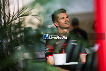 2024-09-19 - HULKENBERG Nico (ger), Haas F1 Team VF-24 Ferrari, portrait during the Formula 1 Singapore Grand Prix 2024, 18th round of the 2024 Formula One World Championship from September 20 to 22, 2024 on the Marina Bay Circuit, in Singapore, Singapore - F1 - SINGAPORE GRAND PRIX 2024 - FORMULA 1 - MOTORS