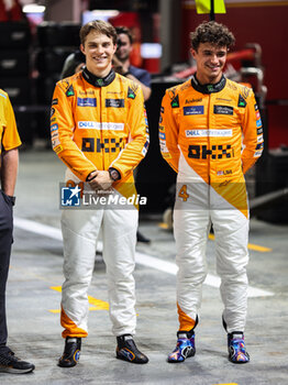 2024-09-19 - PIASTRI Oscar (aus), McLaren F1 Team MCL38, portrait NORRIS Lando (gbr), McLaren F1 Team MCL38, portrait during the Formula 1 Singapore Grand Prix 2024, 18th round of the 2024 Formula One World Championship from September 20 to 22, 2024 on the Marina Bay Circuit, in Singapore, Singapore - F1 - SINGAPORE GRAND PRIX 2024 - FORMULA 1 - MOTORS