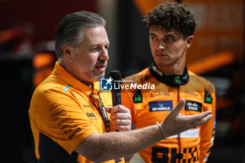 2024-09-19 - BROWN Zak (usa), CEO of of McLaren Racing, portrait NORRIS Lando (gbr), McLaren F1 Team MCL38, portrait during the Formula 1 Singapore Grand Prix 2024, 18th round of the 2024 Formula One World Championship from September 20 to 22, 2024 on the Marina Bay Circuit, in Singapore, Singapore - F1 - SINGAPORE GRAND PRIX 2024 - FORMULA 1 - MOTORS