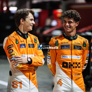 2024-09-19 - PIASTRI Oscar (aus), McLaren F1 Team MCL38, portrait NORRIS Lando (gbr), McLaren F1 Team MCL38, portrait during the Formula 1 Singapore Grand Prix 2024, 18th round of the 2024 Formula One World Championship from September 20 to 22, 2024 on the Marina Bay Circuit, in Singapore, Singapore - F1 - SINGAPORE GRAND PRIX 2024 - FORMULA 1 - MOTORS