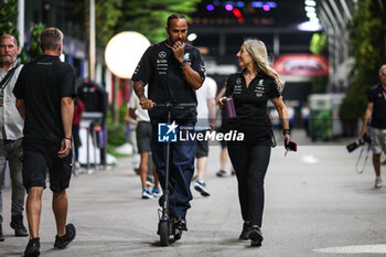 2024-09-19 - HAMILTON Lewis (gbr), Mercedes AMG F1 Team W15, portrait during the Formula 1 Singapore Grand Prix 2024, 18th round of the 2024 Formula One World Championship from September 20 to 22, 2024 on the Marina Bay Circuit, in Singapore, Singapore - F1 - SINGAPORE GRAND PRIX 2024 - FORMULA 1 - MOTORS