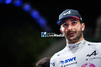 2024-09-19 - OCON Esteban (fra), Alpine F1 Team A524, portrait during the Formula 1 Singapore Grand Prix 2024, 18th round of the 2024 Formula One World Championship from September 20 to 22, 2024 on the Marina Bay Circuit, in Singapore, Singapore - F1 - SINGAPORE GRAND PRIX 2024 - FORMULA 1 - MOTORS