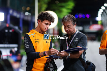 2024-09-19 - NORRIS Lando (gbr), McLaren F1 Team MCL38, portrait during the Formula 1 Singapore Grand Prix 2024, 18th round of the 2024 Formula One World Championship from September 20 to 22, 2024 on the Marina Bay Circuit, in Singapore, Singapore - F1 - SINGAPORE GRAND PRIX 2024 - FORMULA 1 - MOTORS