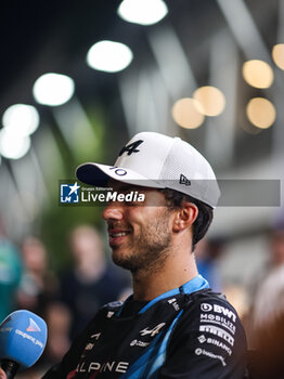 2024-09-19 - GASLY Pierre (fra), Alpine F1 Team A524, portrait during the Formula 1 Singapore Grand Prix 2024, 18th round of the 2024 Formula One World Championship from September 20 to 22, 2024 on the Marina Bay Circuit, in Singapore, Singapore - F1 - SINGAPORE GRAND PRIX 2024 - FORMULA 1 - MOTORS