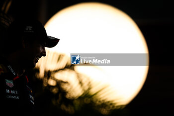 2024-09-19 - PEREZ Sergio (mex), Red Bull Racing RB20, portrait during the Formula 1 Singapore Grand Prix 2024, 18th round of the 2024 Formula One World Championship from September 20 to 22, 2024 on the Marina Bay Circuit, in Singapore, Singapore - F1 - SINGAPORE GRAND PRIX 2024 - FORMULA 1 - MOTORS