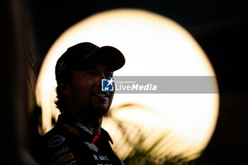 2024-09-19 - PEREZ Sergio (mex), Red Bull Racing RB20, portrait during the Formula 1 Singapore Grand Prix 2024, 18th round of the 2024 Formula One World Championship from September 20 to 22, 2024 on the Marina Bay Circuit, in Singapore, Singapore - F1 - SINGAPORE GRAND PRIX 2024 - FORMULA 1 - MOTORS